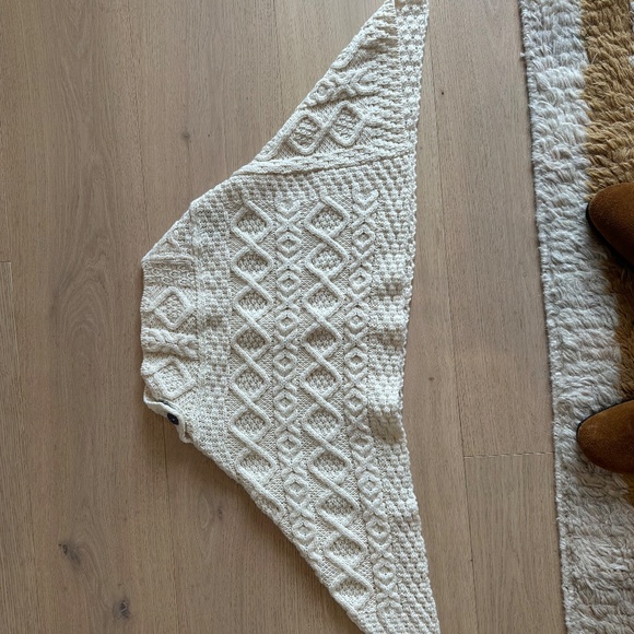 Brand new Poncho 100% Merino wool, Childs Poncho Oatmeal - Picture 8 of 8